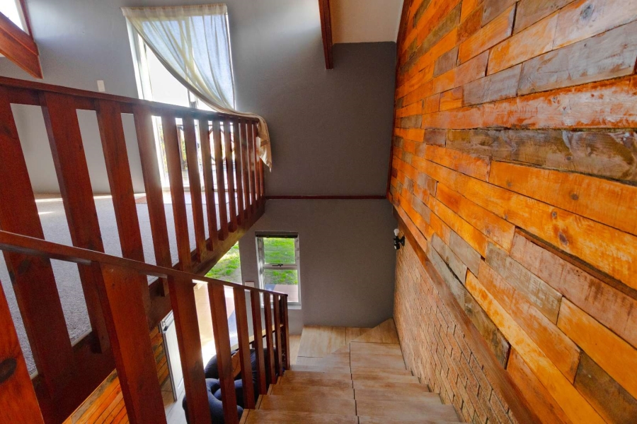 6 Bedroom Property for Sale in Sandbaai Western Cape